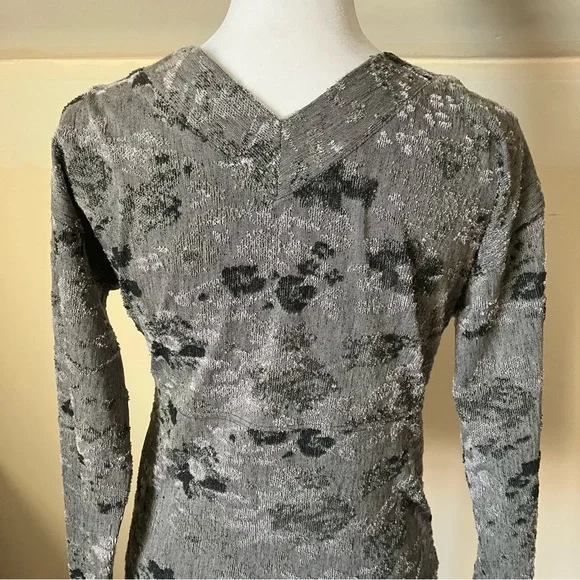 Free People Gray Floral Carolina Cropped Button Front Cardigan size Small - Picture 6 of 8